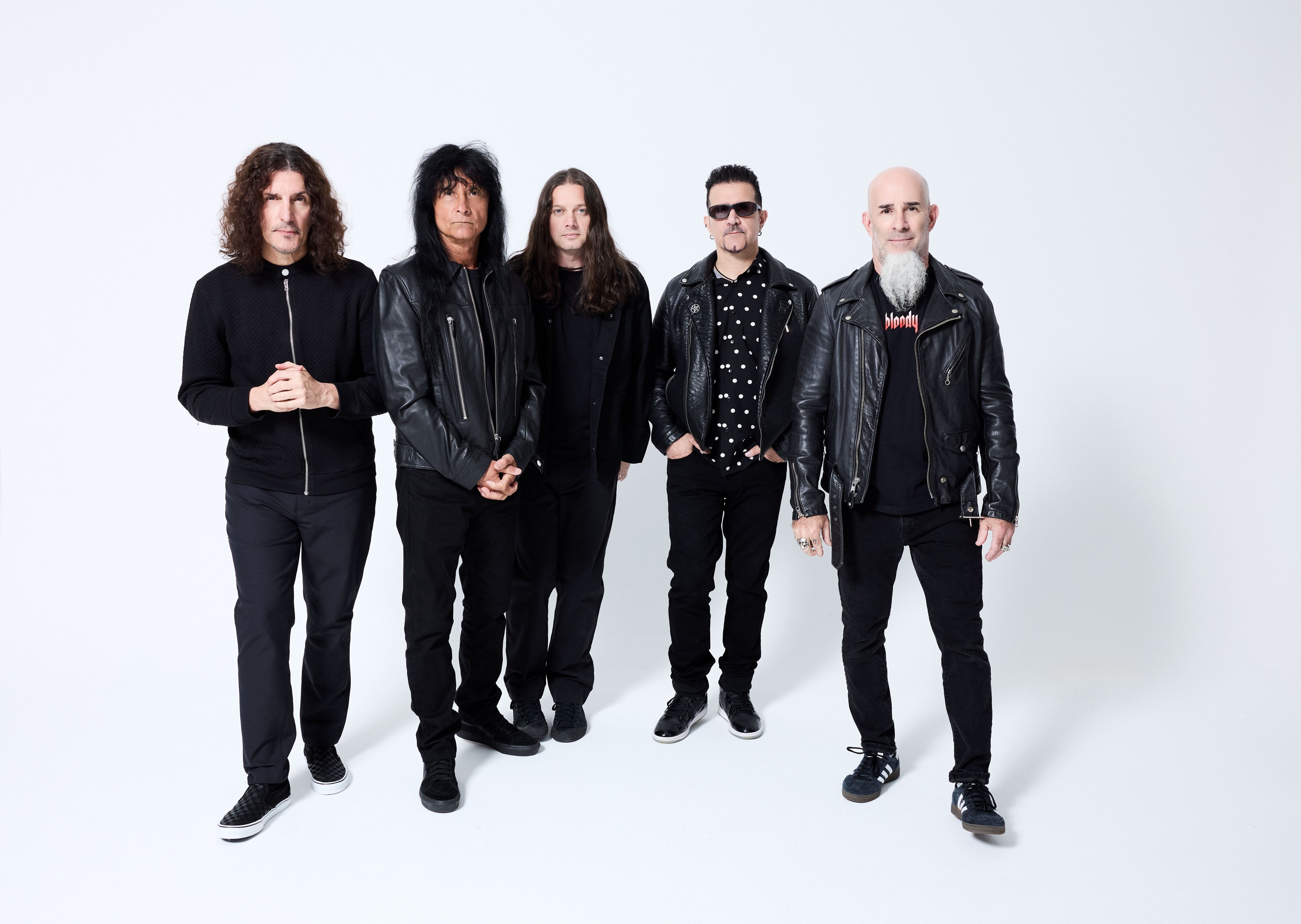 Anthrax: Joey Belladonna, Scott Ian, Jonathan Donais, Frank Bello ve Charlie Benante